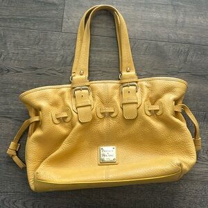 Dooney & Bourke 💛Mustard yellow handbag 💛